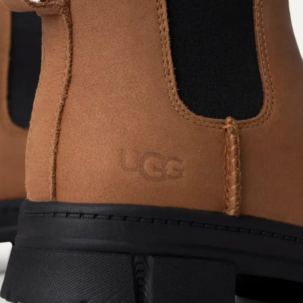 UGG Ashton Chelsea Kids – Waterproof, Easy-On Chelsea Boot for